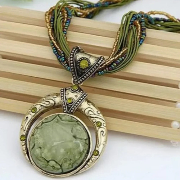 NWT Unique Handwoven Rice Bead Necklace - Bohemian Chic Round Gemstone Pendant - Picture 1 of 5